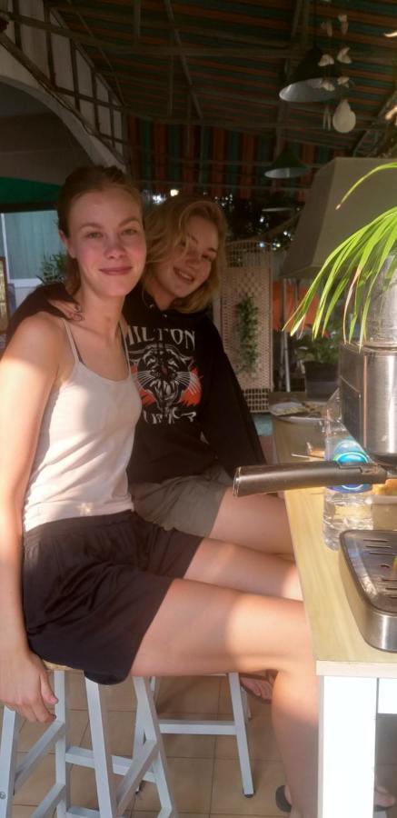 Srikrung Guesthouse Ayutthaya Bagian luar foto
