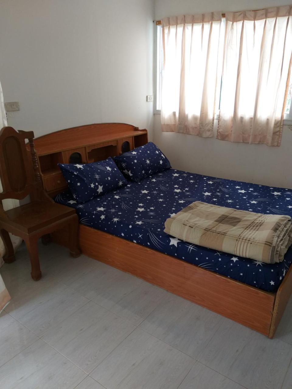 Srikrung Guesthouse Ayutthaya Bagian luar foto