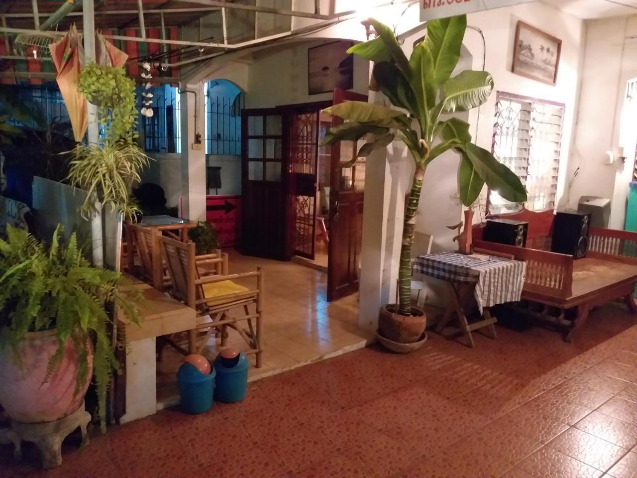 Srikrung Guesthouse Ayutthaya Bagian luar foto