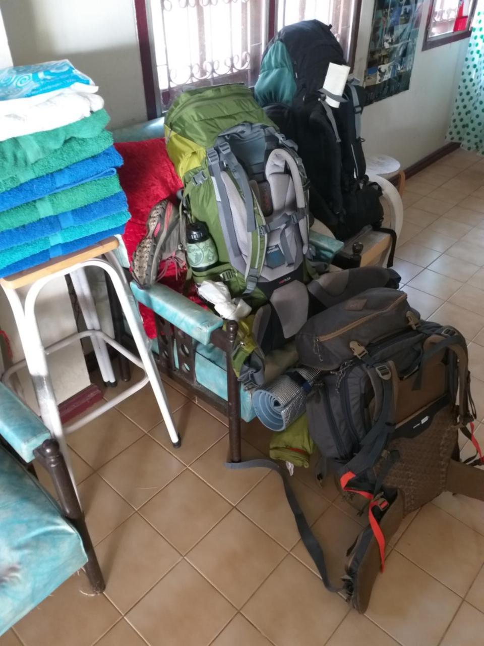 Srikrung Guesthouse Ayutthaya Bagian luar foto