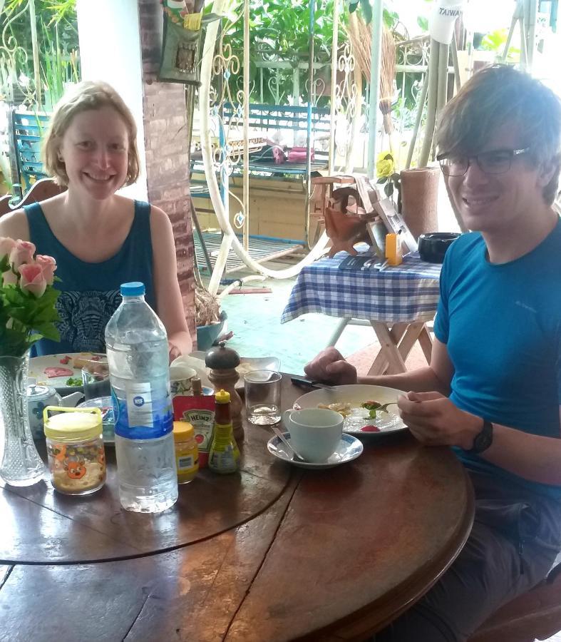 Srikrung Guesthouse Ayutthaya Bagian luar foto
